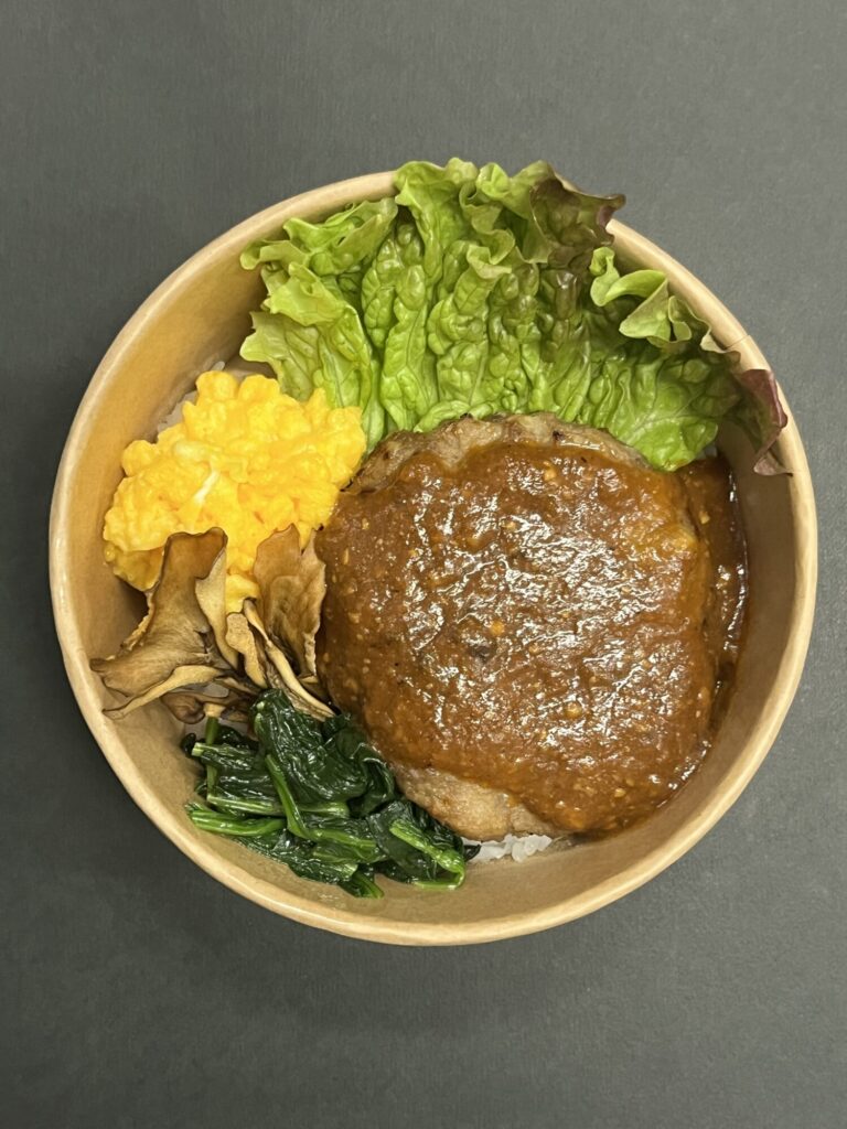 みそデミロコモコ丼　白馬みそら野キッチン